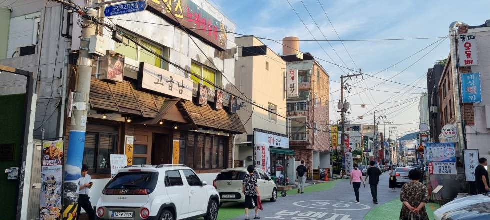 부산 금정구 구서동 구서동 먹자골목 내 코너 1층 41평 저렴한 임대료 음식점 술집 추천 월세 매물번호 15593 사진 1