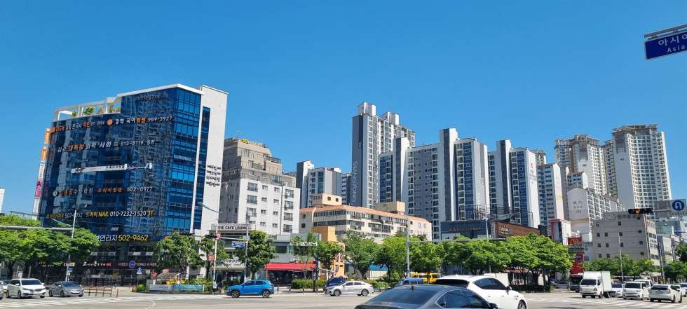 부산 동래구 사직동 쌍용플래티넘사직아시아드 인근 대로변 1층 30평 코너 소액권리금 월세 매물번호 15644 사진 1