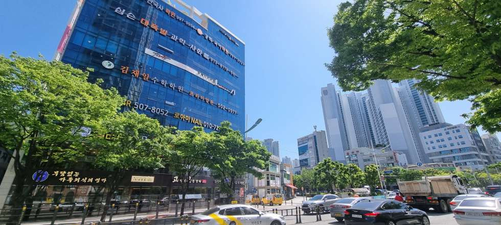 부산 동래구 사직동 종합운동장사거리 코너 2층 41평 무권리 월세 매물번호 15646 사진 1