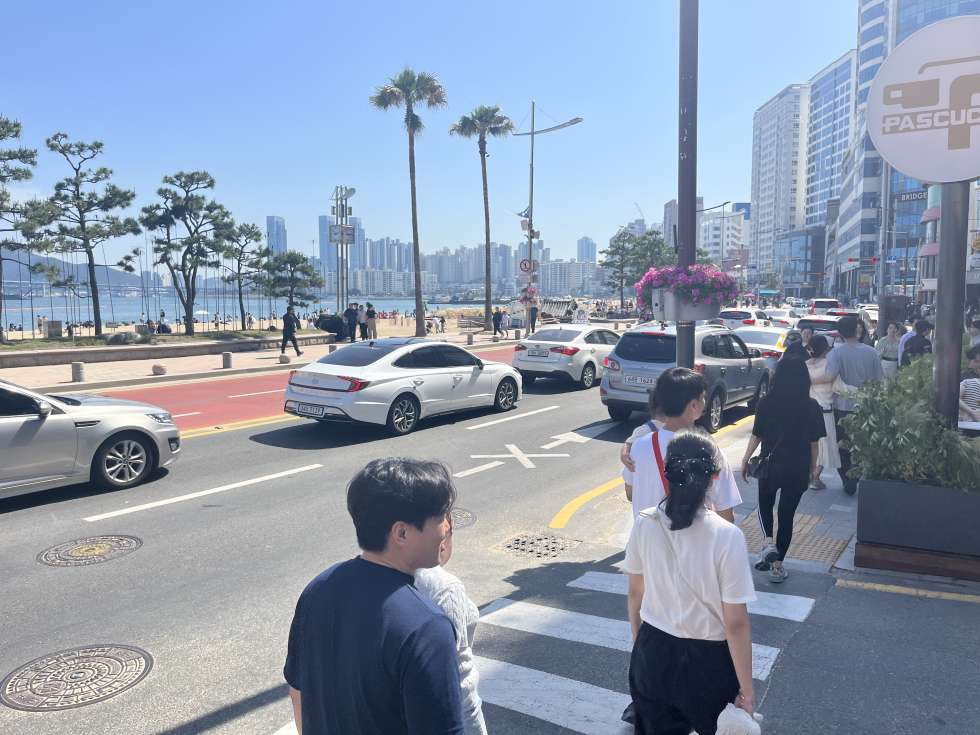 부산 수영구 민락동 주건축물제1동 광안리 2선 핫플라인 깔끔한 13평 매장 월세 매물번호 15686 사진 1