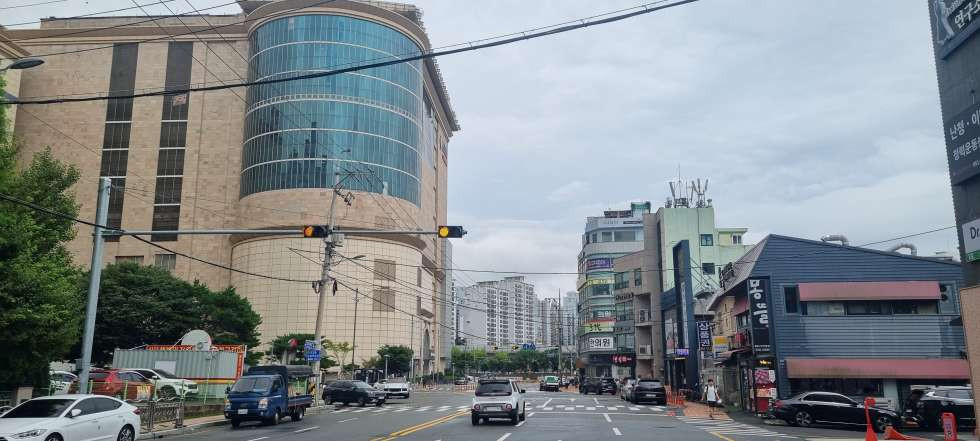부산 동래구 온천동 동래 럭키아파트 먹자골목 귀한 무권리 1층 26평 모든 업종 가능 월세 매물번호 15693 사진 1