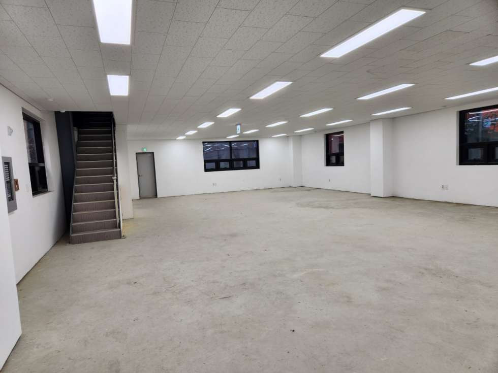 부산 부산진구 부전동 부전역 바로앞 / 1층 병원하기 좋은 상가 / 실평수 70평 월세 매물번호 10230 사진 3