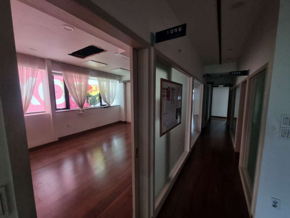 부산 연제구 연산동 토곡사거리 인근, 전면 좋은 상가건물/3층 약 56평 월세 매물번호 15760 사진 2