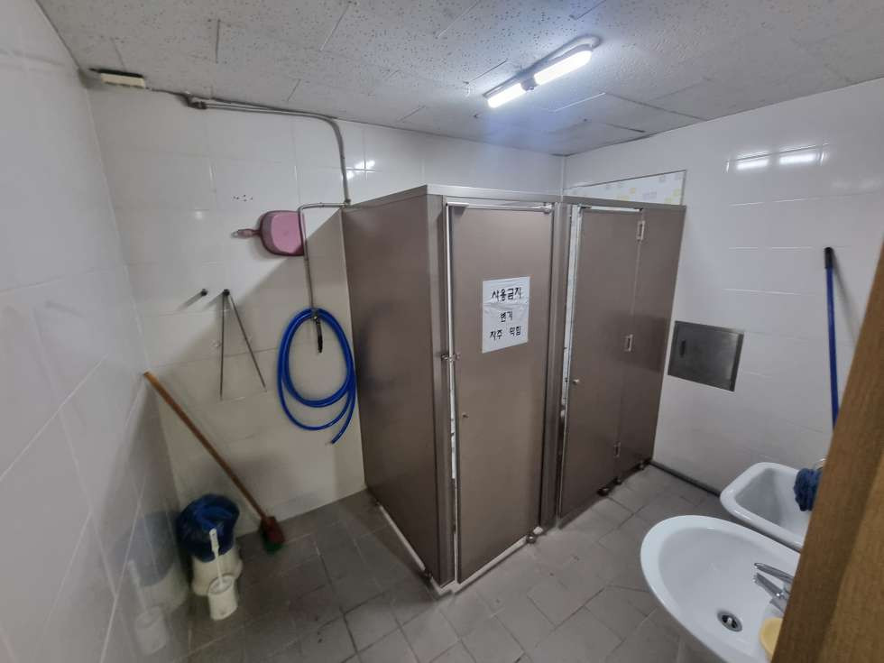 부산 연제구 연산동 토곡사거리 인근, 전면 좋은 상가건물/3층 약 56평 월세 매물번호 15760 사진 7