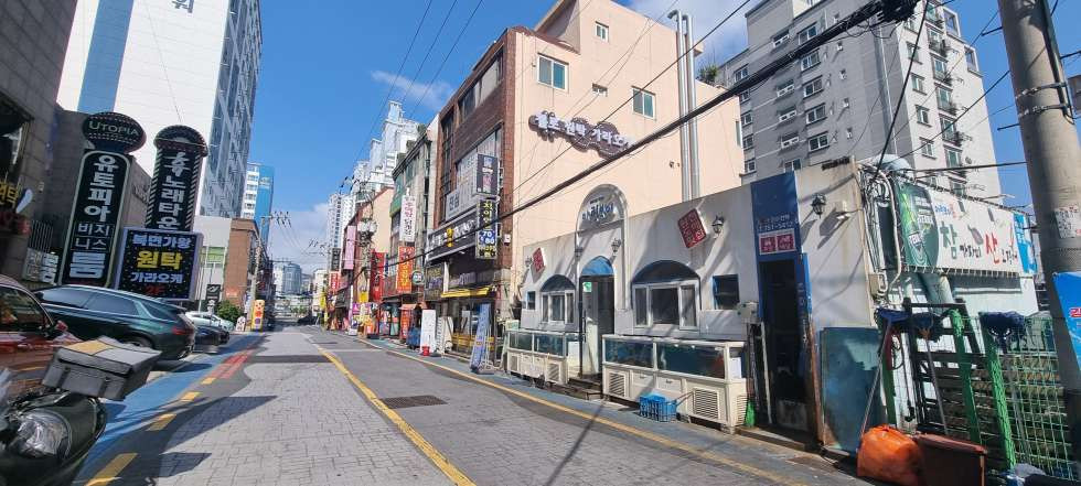 부산 수영구 광안동 수영 먹자골목 술상권 전면 넓은 1층 26평 월세 매물번호 15184 사진 1