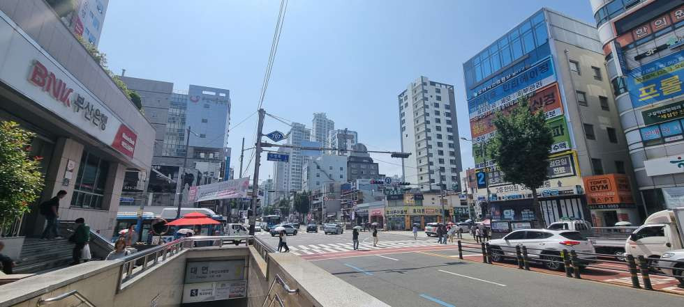 부산 남구 대연동 대연동 초역세권 1층 26평 주차가능 전면 좋은 코너 통창 월세 매물번호 15365 사진 1