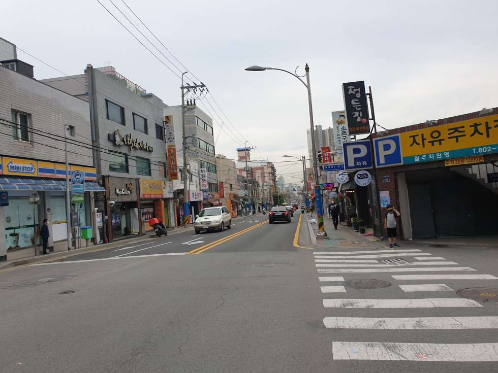 부산 부산진구 초읍동 1동 초읍 대로변 이자카야, 고기집 등 광고효과 좋은 위치 약 28평 월세 매물번호 14253 사진 1