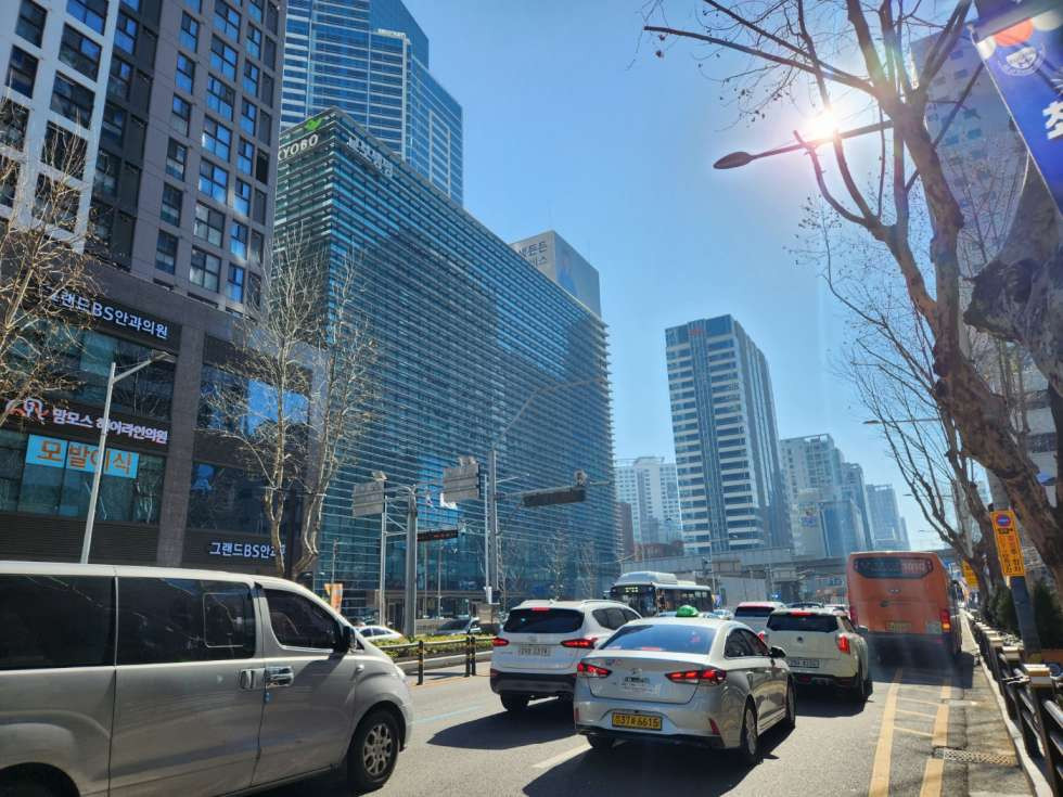 부산 부산진구 부전동 서면 대로변 / 서면역 바로 앞 / 실평수 약110평 월세 매물번호 10261 사진 1