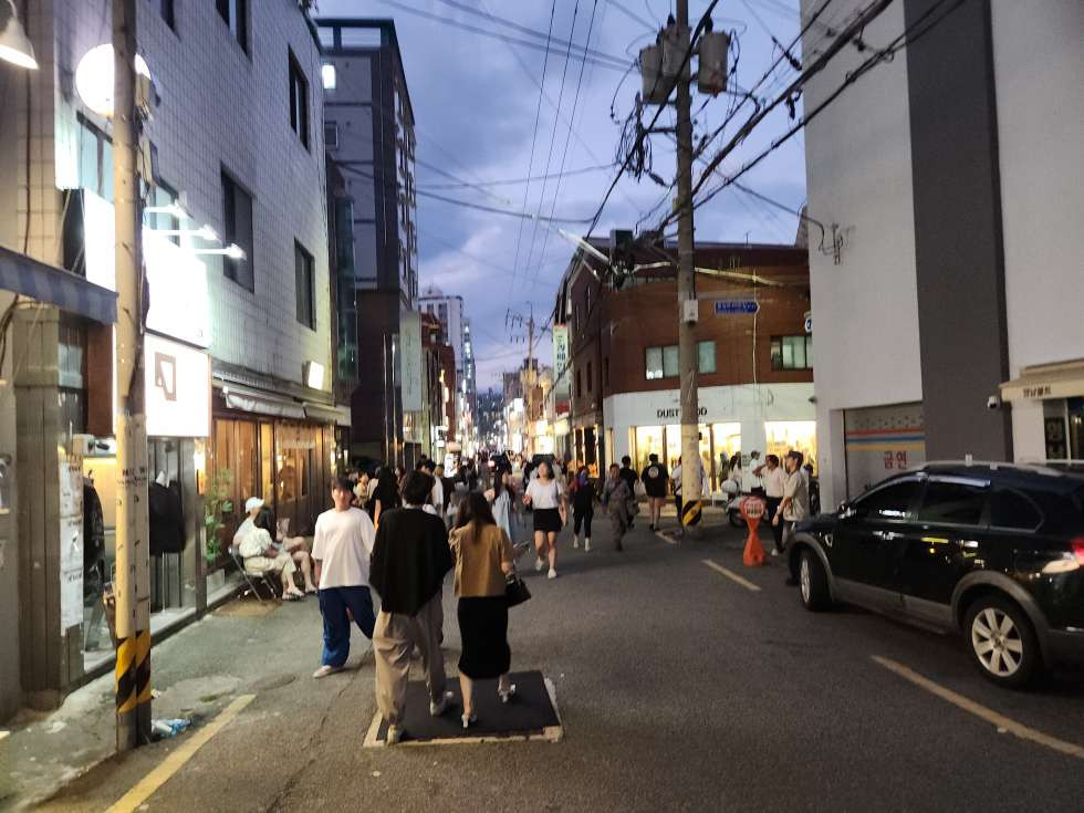 부산 부산진구 전포동 전포사잇길 메인상권 중심 약 18평 주점 추천 월세 매물번호 15909 사진 1