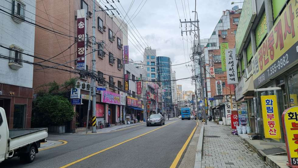 부산 동래구 온천동 온천동래미안포레스티지 메인상권 2층 56평 음식점 레스토랑 술집 월세 매물번호 15945 사진 1