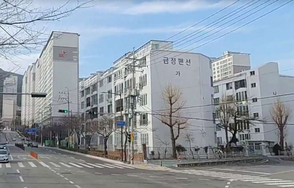 부산 금정구 장전동 금정초등학교 인근 대로변 코너자리 2층 50평 학원 체육시설 월세 매물번호 15947 사진 1