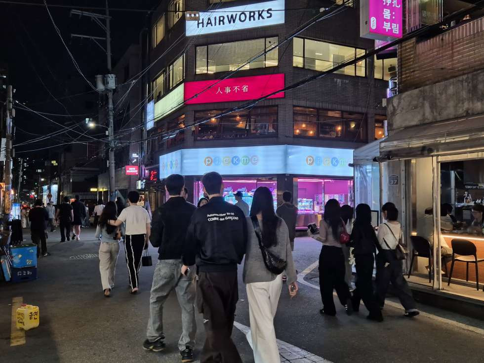 부산 부산진구 전포동 전포사잇길 메인 힙플레이스 20평 카페 주점 와인 위스키 추천 월세 매물번호 15672 사진 1