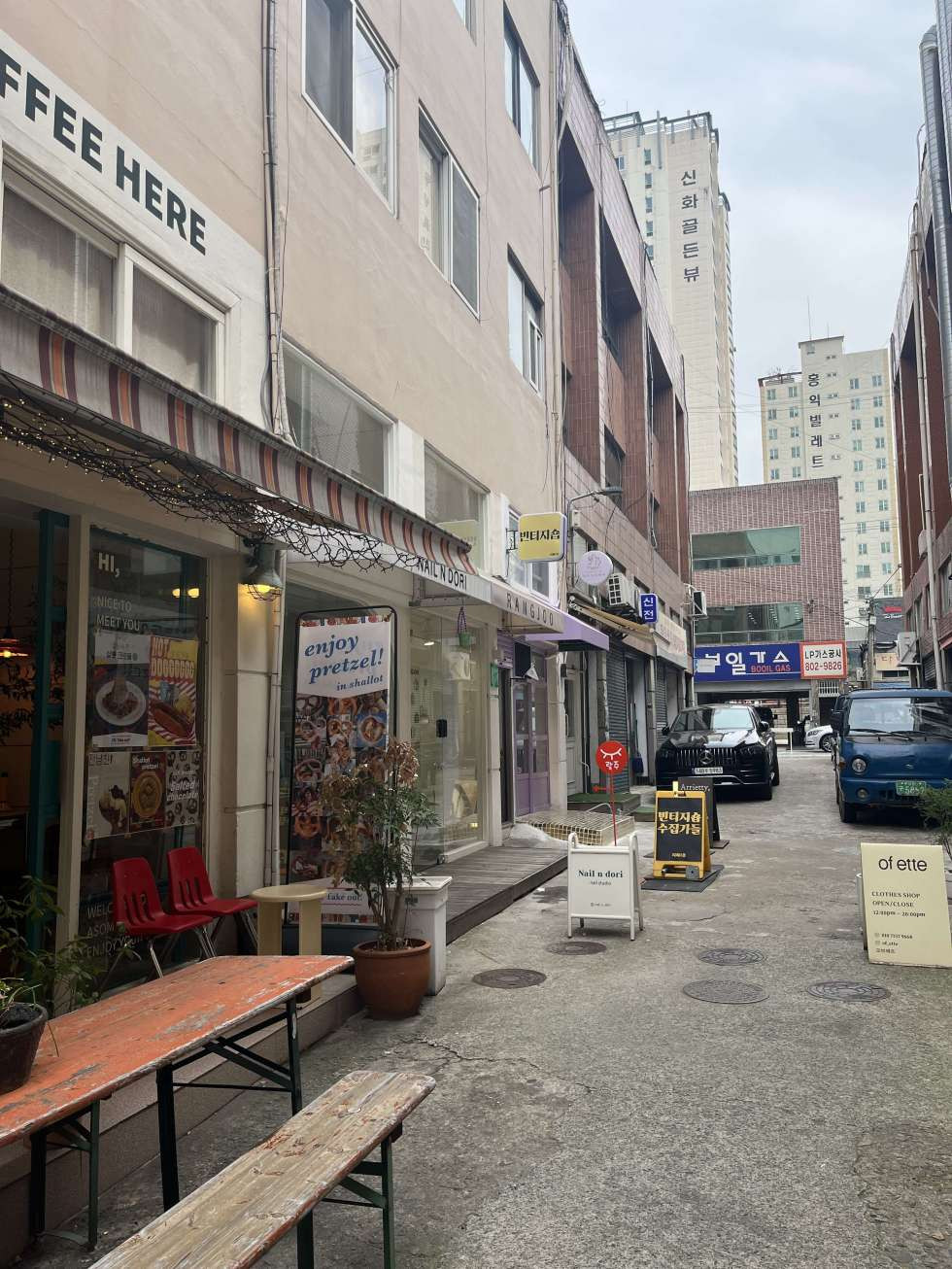 부산 부산진구 전포동 전포동 전리단길 10평 + 복층 구조 무권리 상가 카페 디저트 추천 월세 매물번호 16011 사진 1