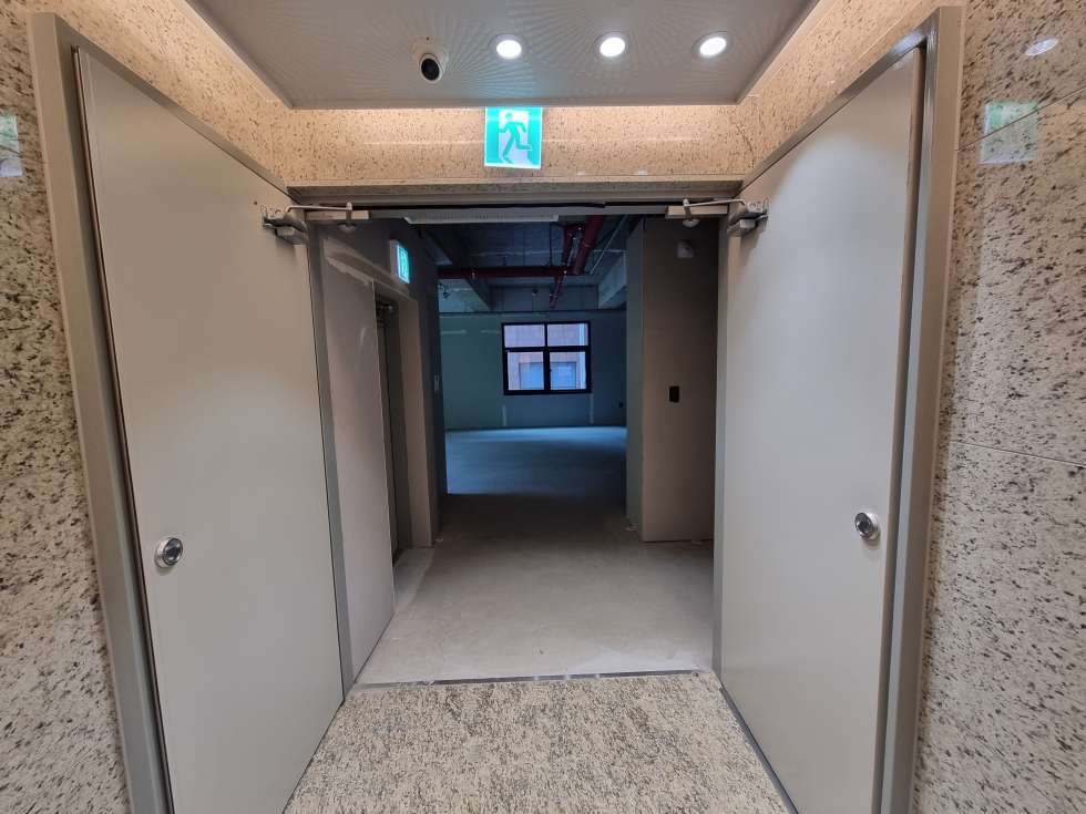 부산 부산진구 전포동 에르테모던동 전리단길 인근 신축 단지내 상가. 2층 전용 54평 월세 매물번호 16018 사진 2