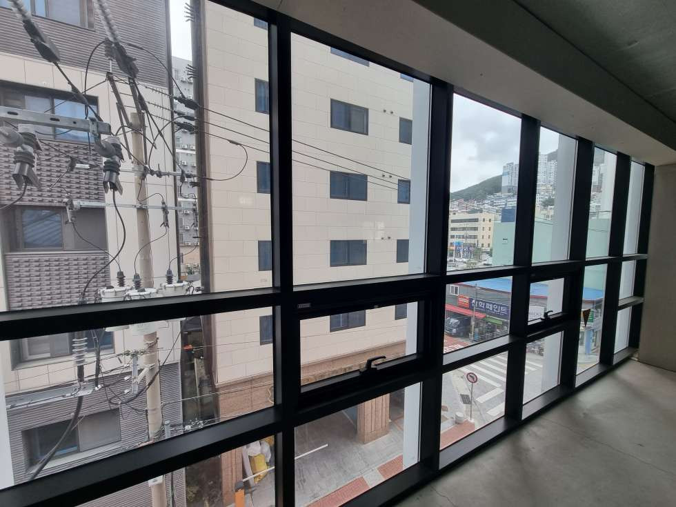 부산 부산진구 전포동 에르테모던동 전리단길 인근 신축 단지내 상가. 3층 전용 54평 월세 매물번호 16019 사진 8