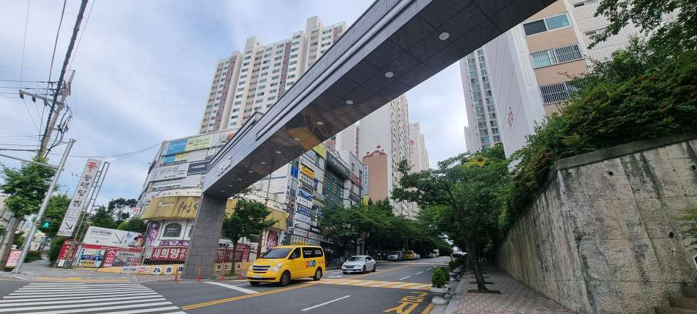 부산 연제구 연산동 연산LG아파트 앞 대로변 1층 45층 주차가능 월세 매물번호 15471 사진 1