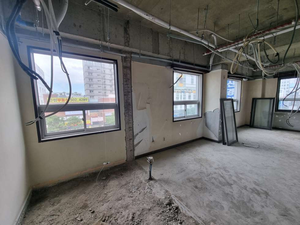 부산 동래구 사직동 아시아드대로 노출 좋은 상가건물. 3층 100평/사무실, 의원 용도 추천 월세 매물번호 15675 사진 2