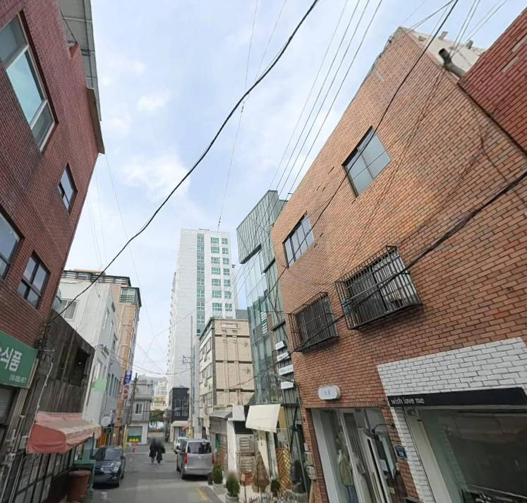 부산 부산진구 전포동 1동 사잇길 카페 소품 거리 건물 전체 무권리 상가 임대 월세 매물번호 16090 사진 1