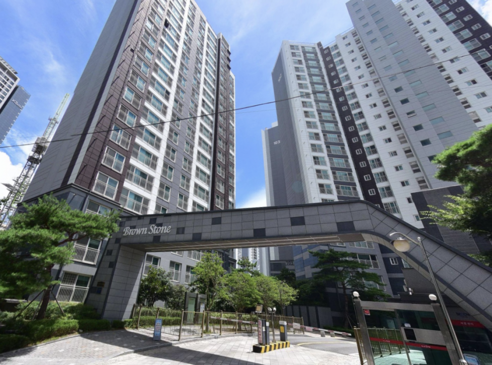 부산 연제구 연산동 상가동 연산 브라운스톤 단지 내 상가. 전용 10평 부동산 사무실/배달 전문점 용도 추천 월세 매물번호 16114 사진 1