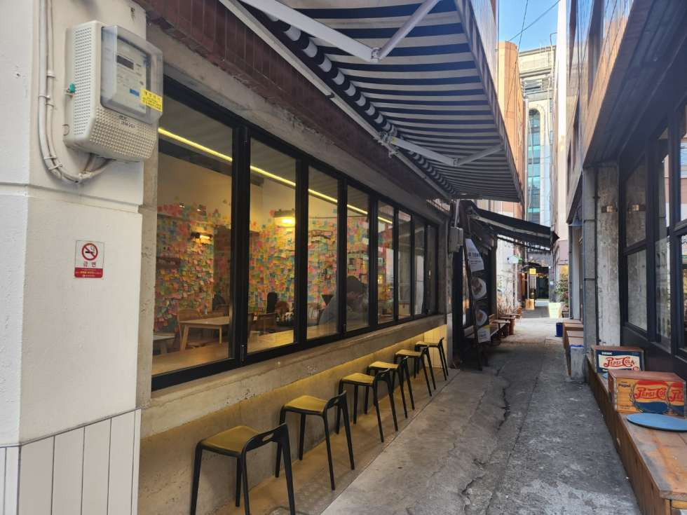 부산 부산진구 전포동 1동 전리단길 핫플 상권 중심 1층 +2층 월세 매물번호 14051 사진 1