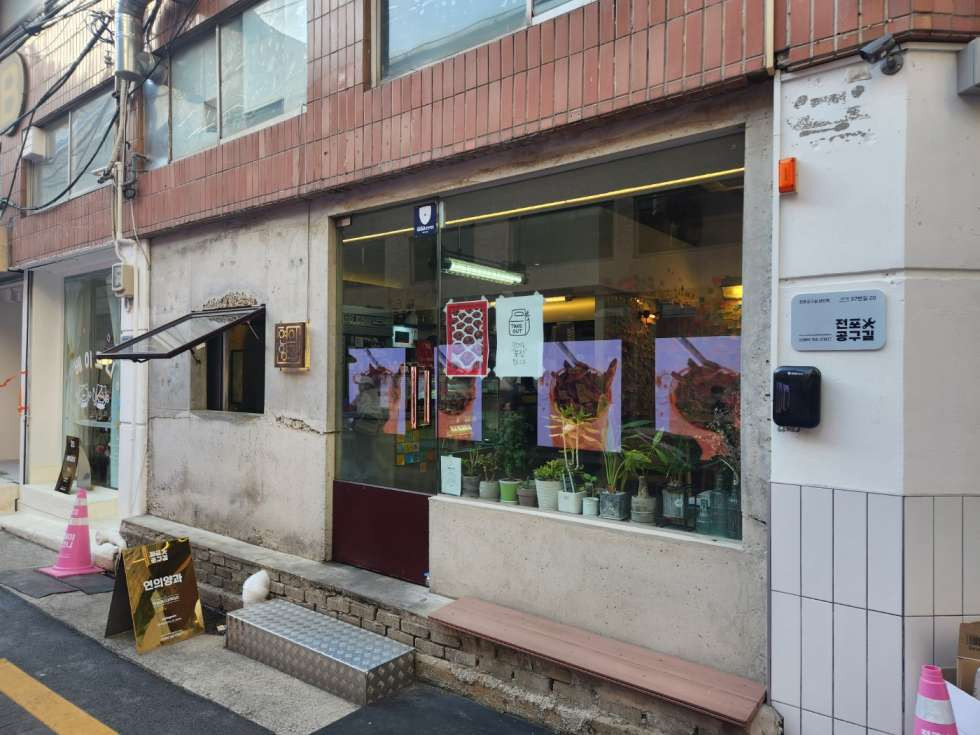 부산 부산진구 전포동 1동 전리단길 핫플 상권 중심 1층 +2층 월세 매물번호 14051 사진 3