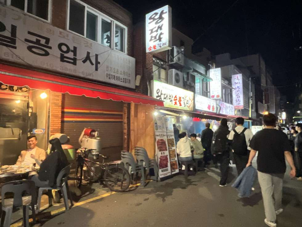 부산 중구 부평동1가 부평동 핫플 깡리단길 야장가능한 20평 상가 월세 매물번호 16195 사진 1