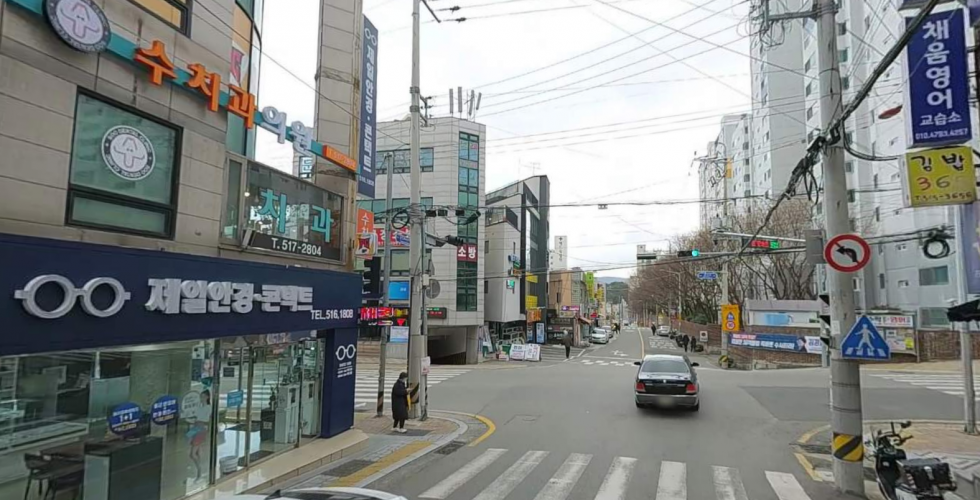 부산 금정구 구서동 구서동 아파트 밀집지역, 유동인구 많은 거리 1층 전용 6평 소형 상가 월세 매물번호 13252 사진 1