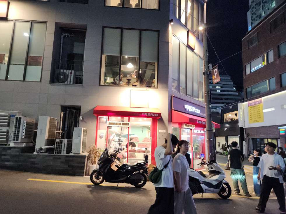 부산 부산진구 전포동 전포카페거리 메인상건 중심 약 16평 월세 매물번호 16332 사진 1