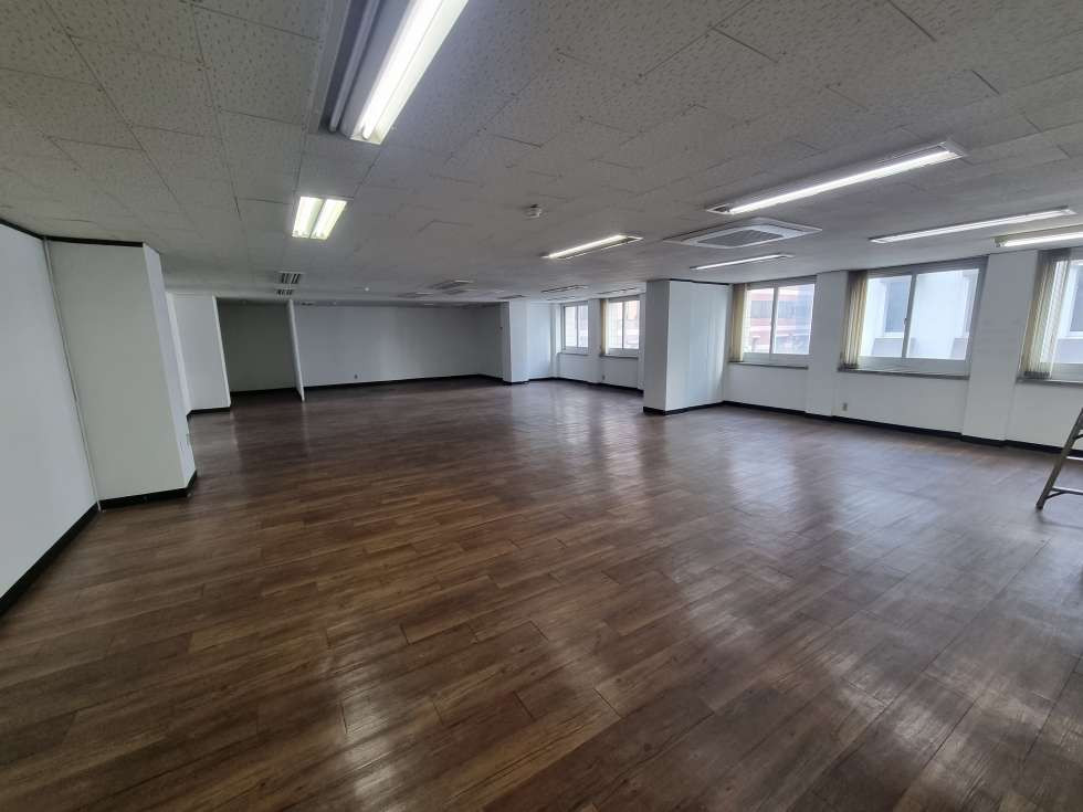 부산 동구 초량동 부산사무실. 부산역 인근 시설 깔끔한 중형 사무실 임대! 월세 매물번호 14399 사진 2