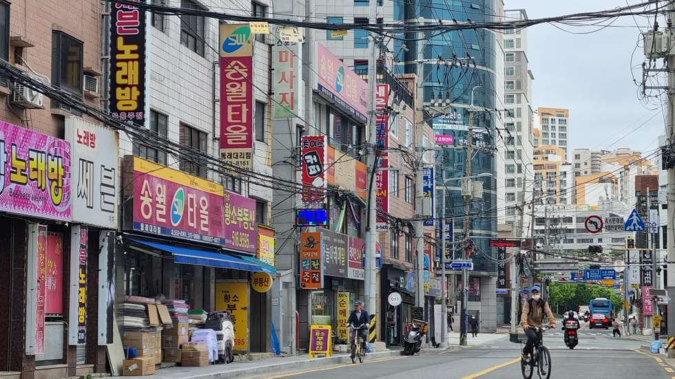 부산 동래구 온천동 온천래미안포레스티지 인근 3층 58평 엘베 O 음식점 체육시설 뷰티 월세 매물번호 16256 사진 1