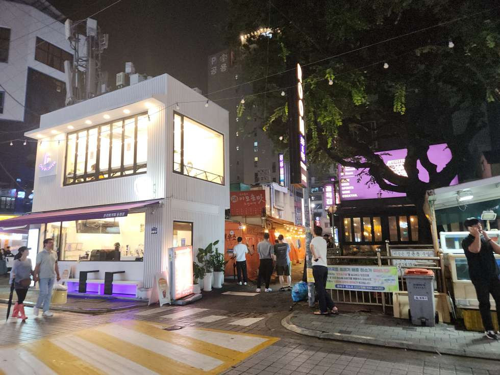 부산 동래구 명륜동 명륜1번가 핵심상권 중심 약 28평 + 실외 11평 총 39평 고기집, 이자카야 등 추천 월세 매물번호 13684 사진 2