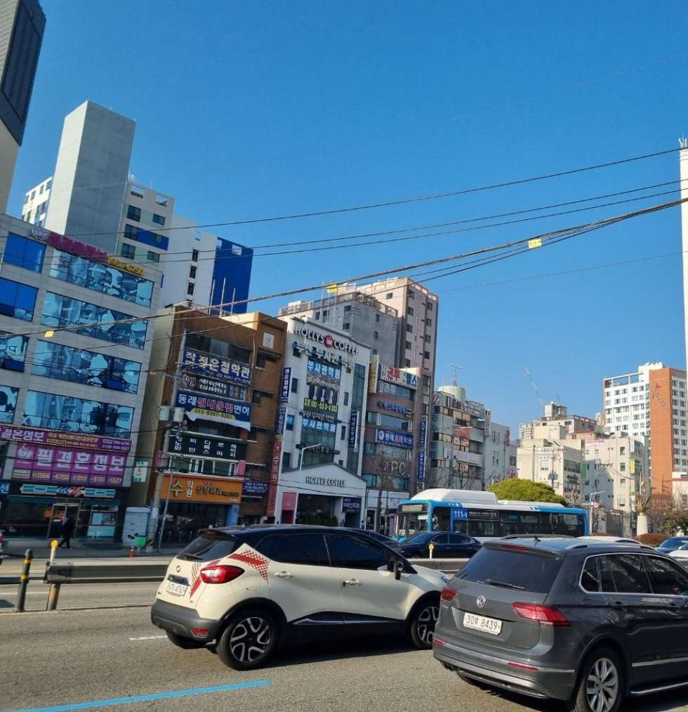 부산 동래구 온천동 473-9동 온천동 명륜역 1분 대로변 넓은 전면 1층 47평 무권리 상가 미용 PT 월세 매물번호 14994 사진 1