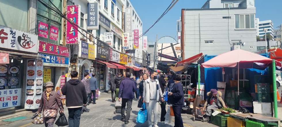 부산 부산진구 부전동 부전시장 내 대형평수 최고위치 뭘해도 되는 유동인구 넘치는 자리 월세 매물번호 16514 사진 1