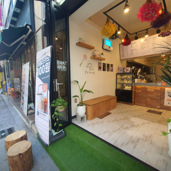 부산 동구 초량동 초량 대로변 영업 잘되는 카페 양도/양수 약 10평 월세 매물번호 16522 사진 1