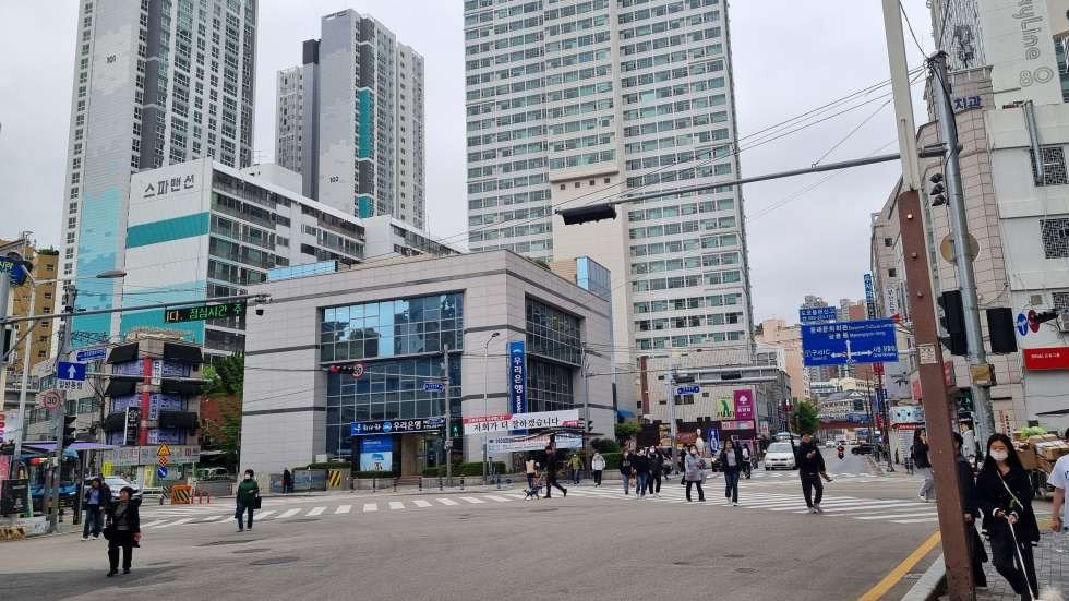 부산 동래구 온천동 허심청 인근 대로변 공간활용도 높은 체육시설 뷰티샵 사무실 월세 매물번호 16541 사진 1