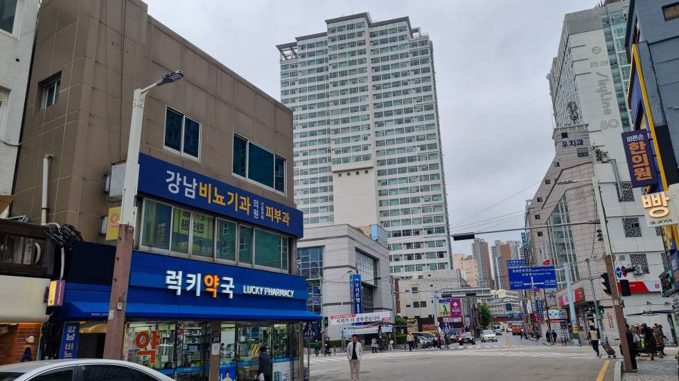 부산 동래구 온천동 온천천 허심청 인근 대로변 버스도로접 피부관리실 뷰티샵 사무실 월세 매물번호 16540 사진 1