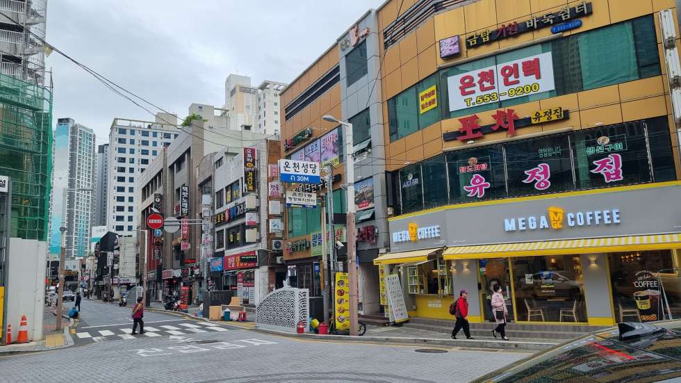 부산 동래구 온천동 4,000세대 대단지 입구 바로 앞 신축 최요지 뭘 해도 되는 자리 월세 매물번호 16546 사진 1