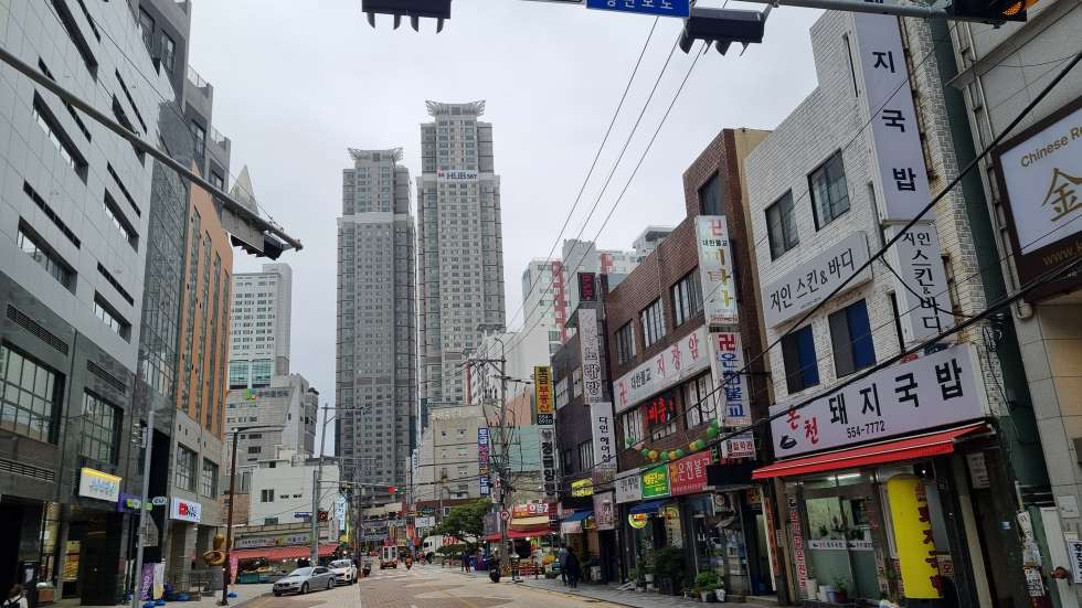 부산 동래구 온천동 온천시장 메인상권 최고입지 넓은 전면 광고효과 뭘해도 되는 자리 월세 매물번호 16558 사진 1