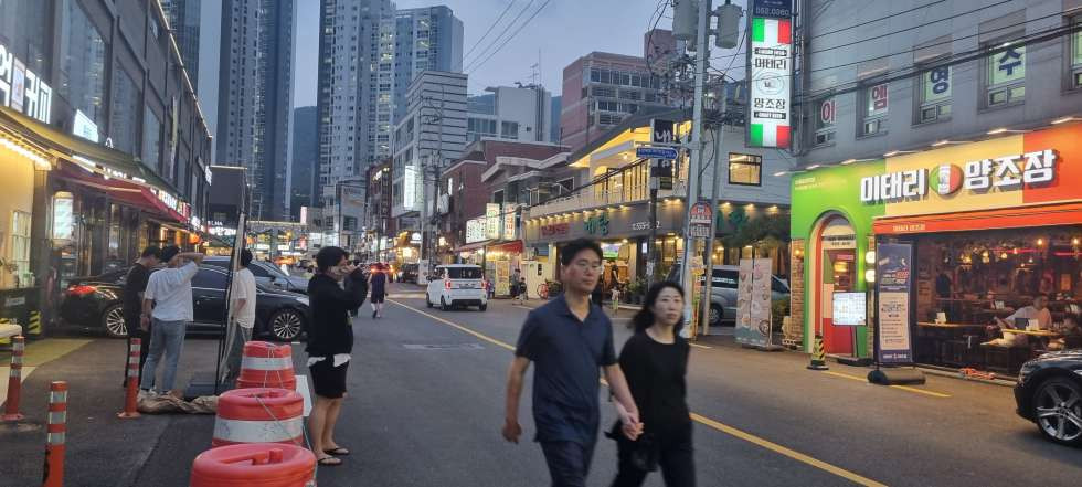 부산 동래구 온천동 동래럭키 먹자골목 메인라인 저렴한 월세 유동 많은 곳 월세 매물번호 16595 사진 1