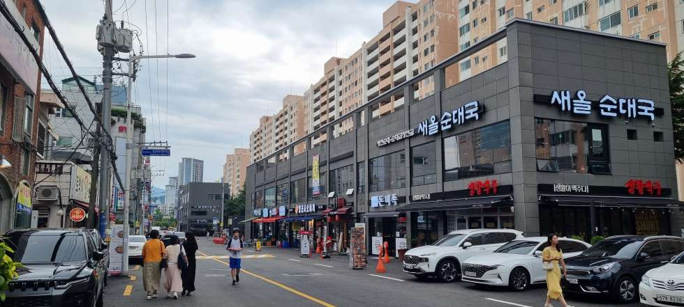 부산 동래구 온천동 동래래미안아이파크 대로변 넓은 전면 광고효과 유동 많음 월세 매물번호 16599 사진 1