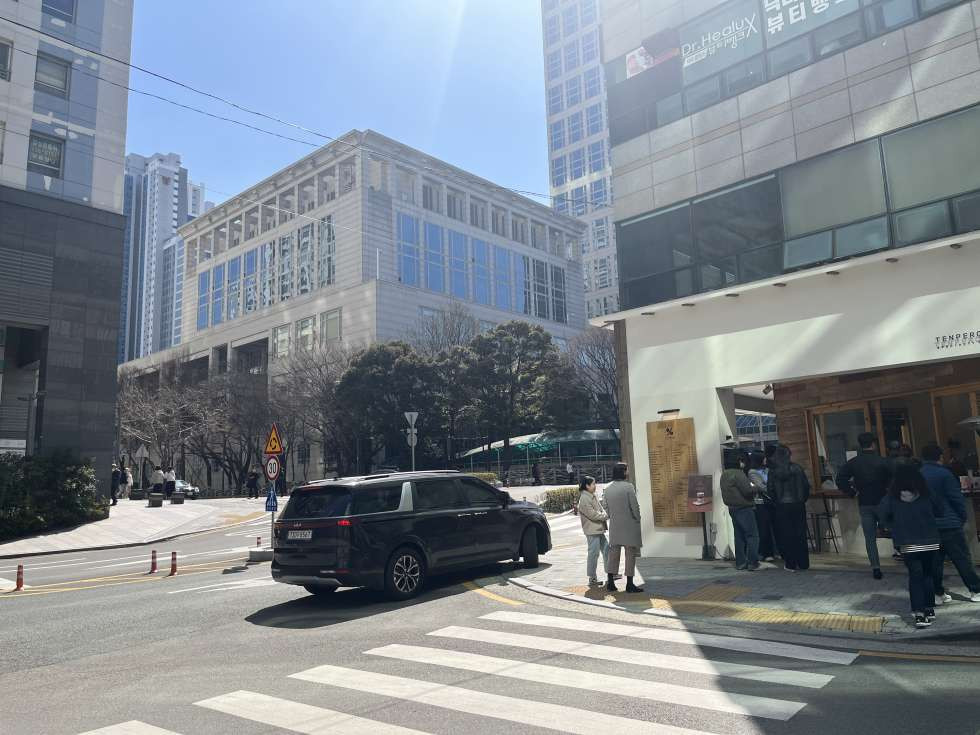 부산 연제구 연산동 시청 메인 점심상권 40평 매장 월세 매물번호 15336 사진 1