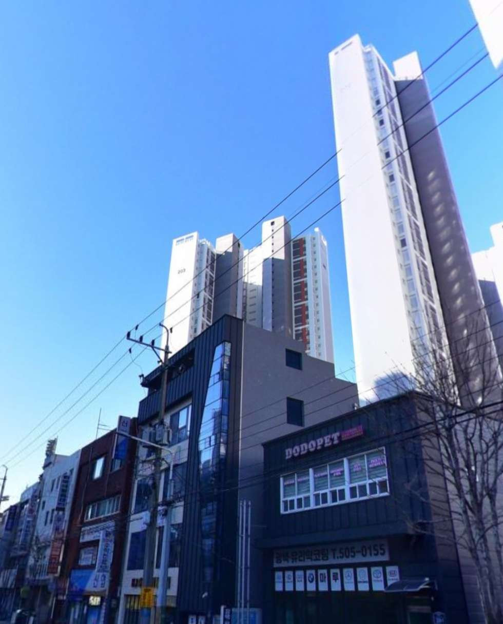 부산 동래구 명륜동 명륜가구거리 대로변 버스도로접 넓은 전면 각종 판매점 월세 매물번호 16628 사진 1