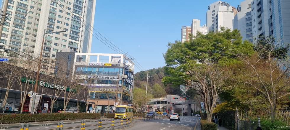 부산 동래구 명륜동 명륜아이파크 인근 대로변 착한임대료 네모반듯 내부 상태 우수 월세 매물번호 16615 사진 1