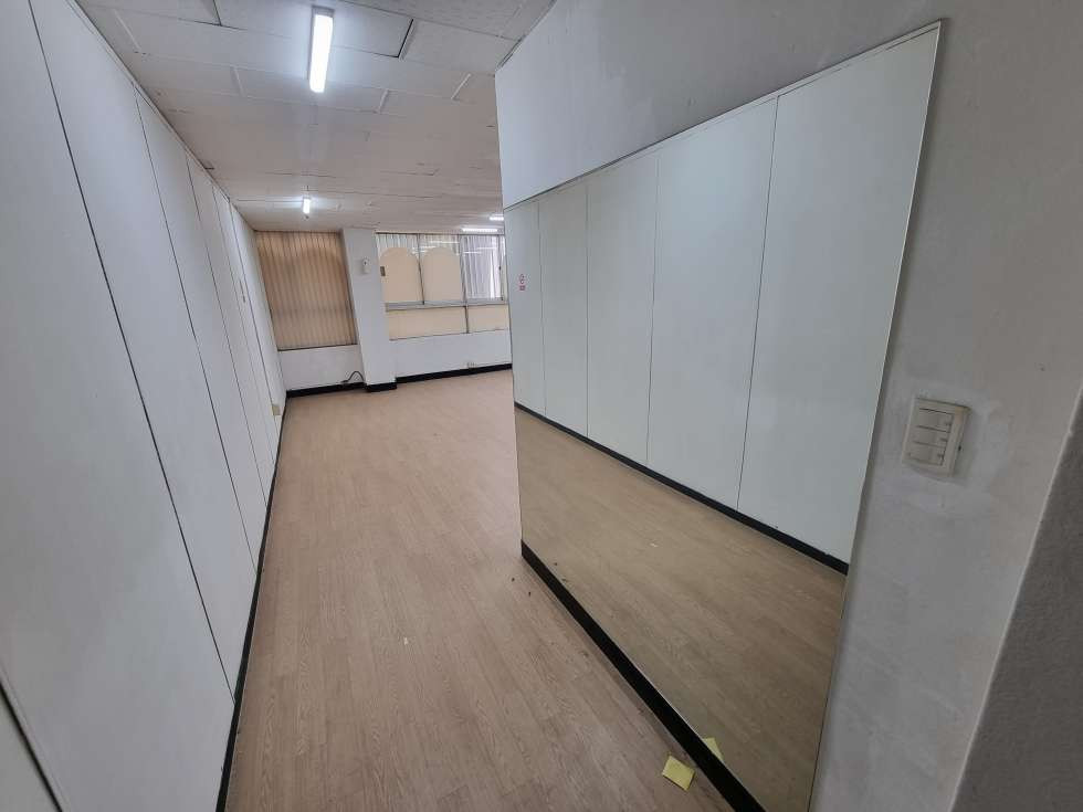 부산 중구 중앙동4가 부산사무실. 중앙동 업무지역 내 저렴한 사무실 임대. 월세 매물번호 14410 사진 2