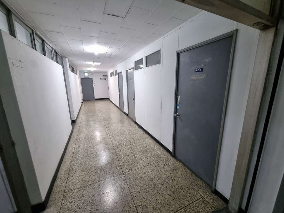 부산 중구 중앙동4가 부산사무실. 중앙동 업무지역 내 저렴한 사무실 임대. 월세 매물번호 14410 사진 5