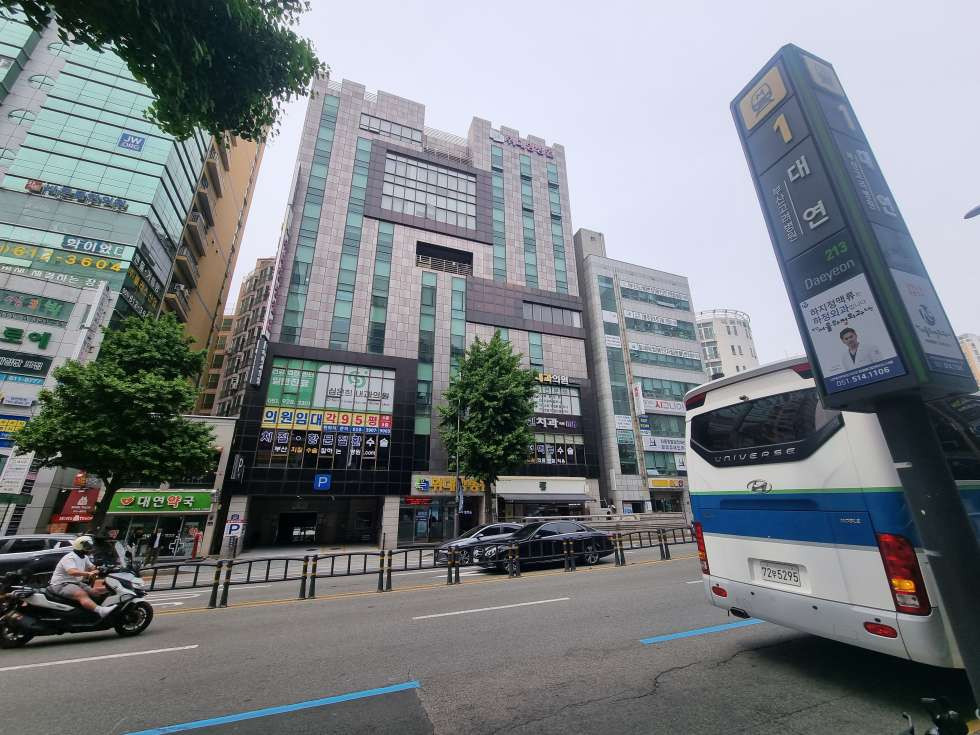 부산 남구 대연동 2호선 대연역 역세권, 대로변 메디컬 빌딩 내 5층 전용 78평 병의원 용도만 가능 월세 매물번호 16690 사진 1
