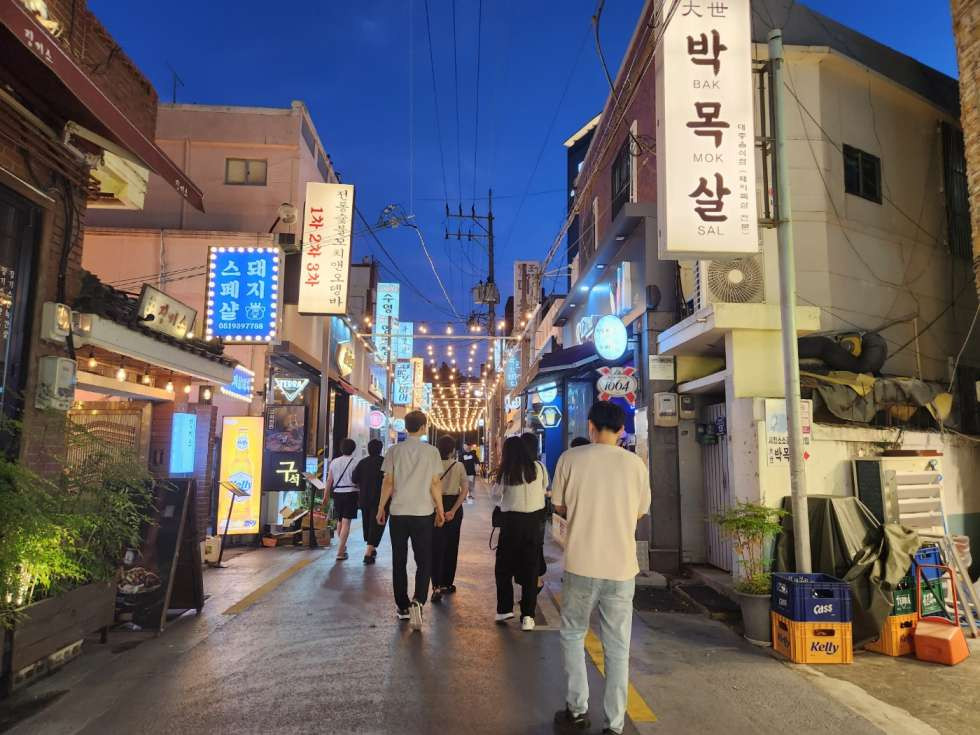 부산 연제구 연산동 소소길 상권 메인 내부 넓음 약 28평 권리금 급매 월세 매물번호 16758 사진 1