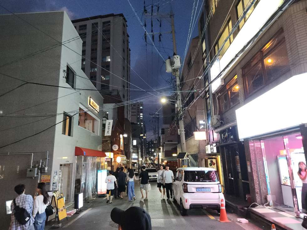 부산 부산진구 전포동 전포사잇길 입구 초입 약 17평 소품샵 추천 월세 매물번호 15911 사진 1