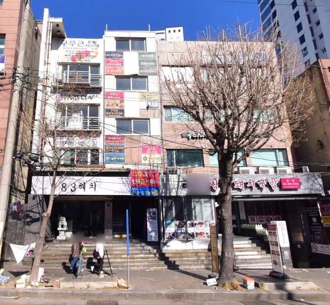부산 부산진구 부전동 서면 지하철역 바로 앞 사무실 추천 약 50평 월세 매물번호 16828 사진 1