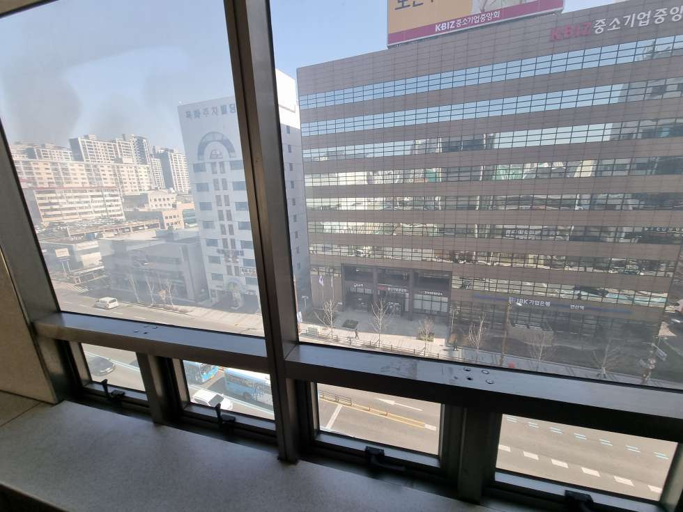 부산 연제구 연산동 연산역 인근 오피스 건물. 전용 30평대 중형 사무실 임대 월세 매물번호 14757 사진 5